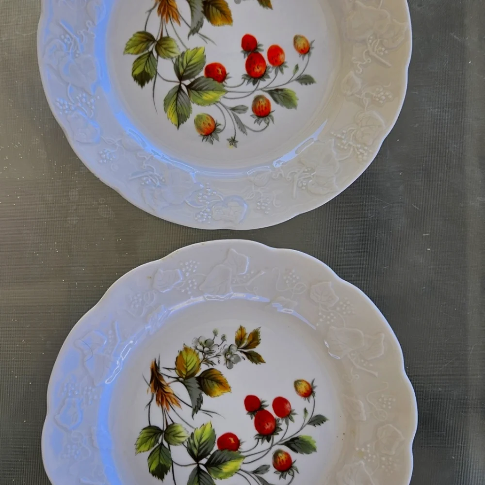 Dansk International France Dessert/Salad Plates Vintage Ivy, Berries & Vine